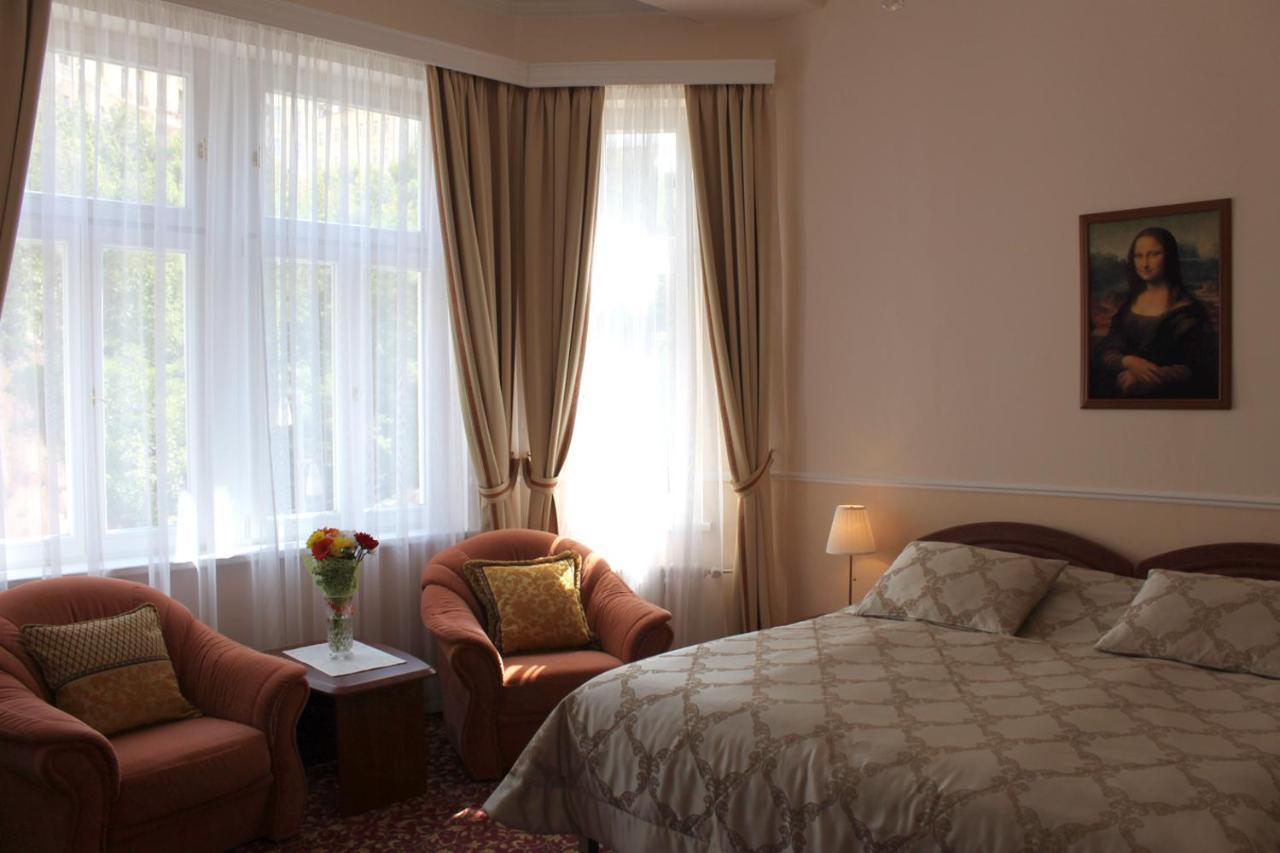 Spa Hotel Purkyne การ์โลวีวารี ภายนอก รูปภาพ